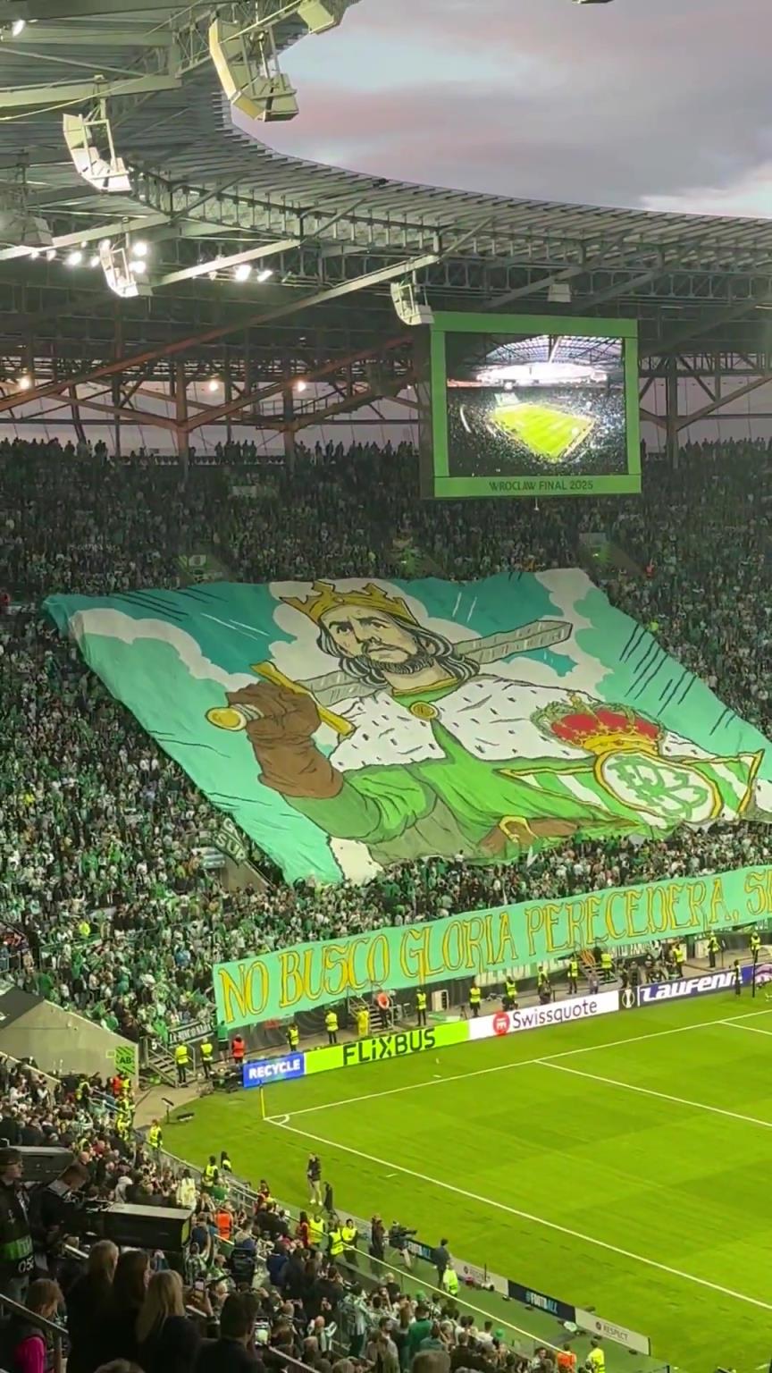 沖擊獎(jiǎng)杯！貝蒂斯球迷這巨型Tifo太有氣勢(shì)了