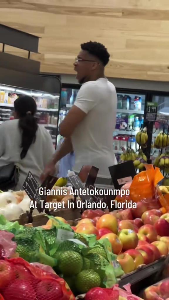 好男人??！字母哥在奧蘭多度假 陪妻子一起逛超市